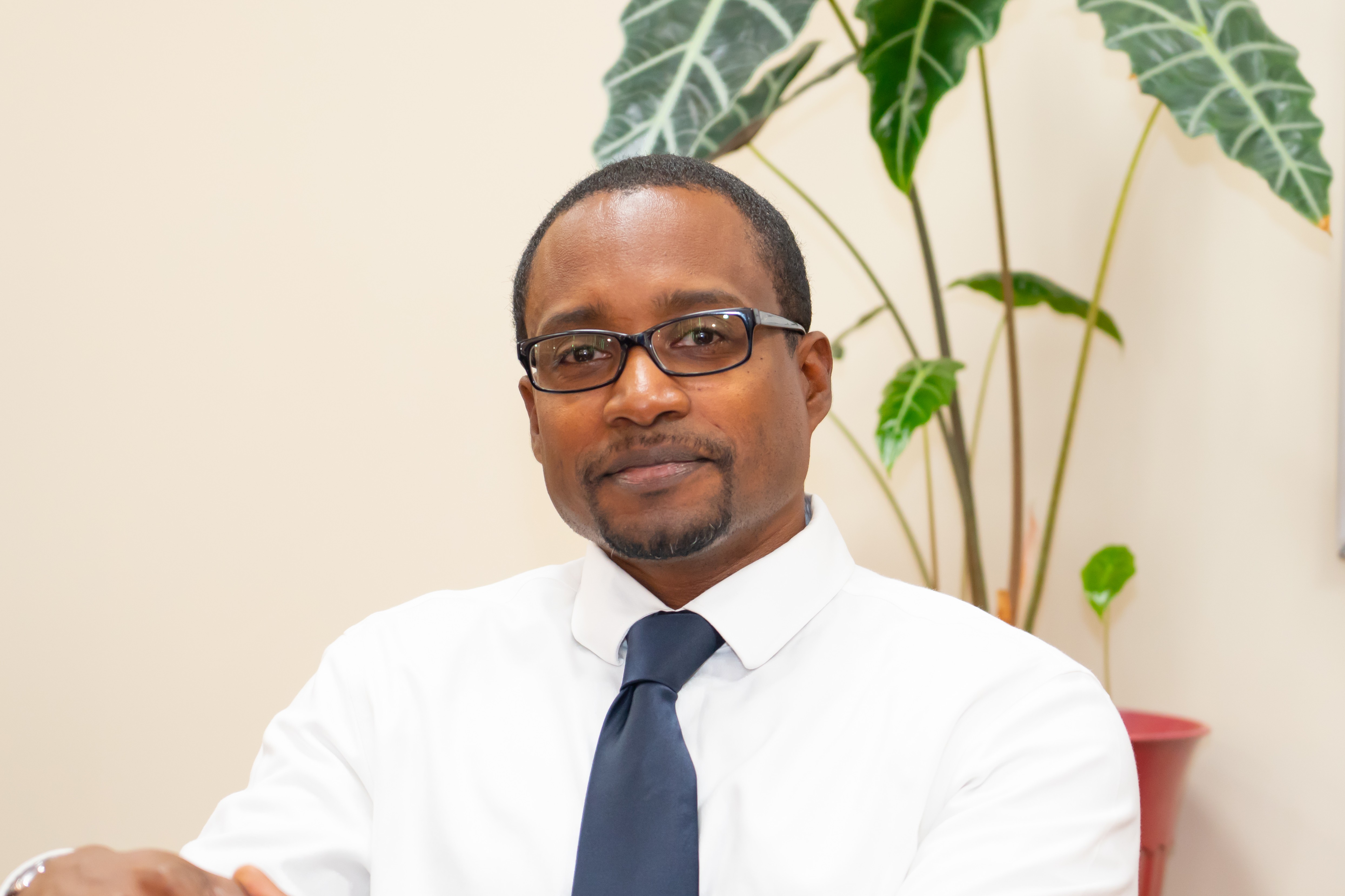 Dr. Ronald Georges 