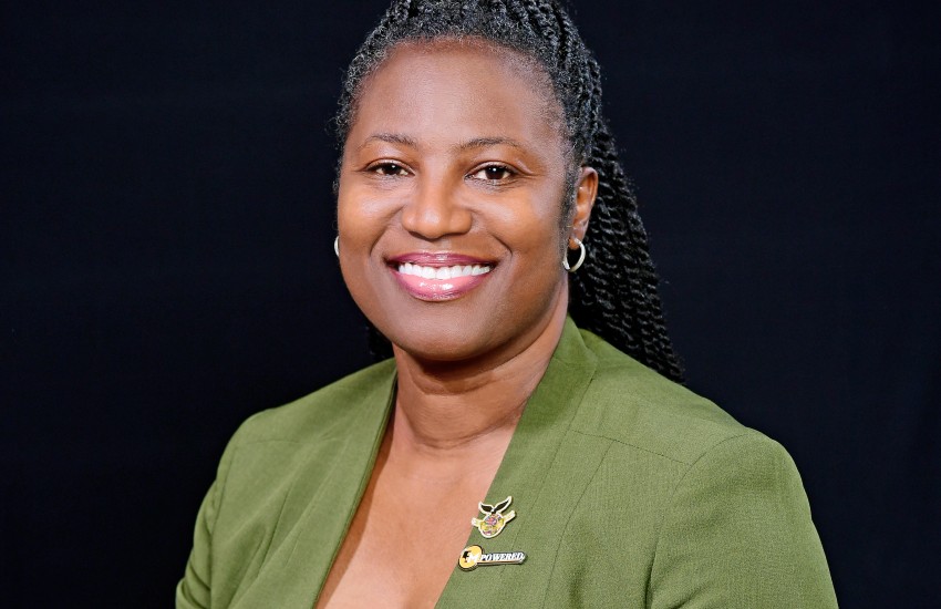 Elvia Smith-Maduro