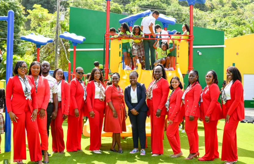 Teachers and Principal of Ivan Dawson and Hon de Castro Group Photo